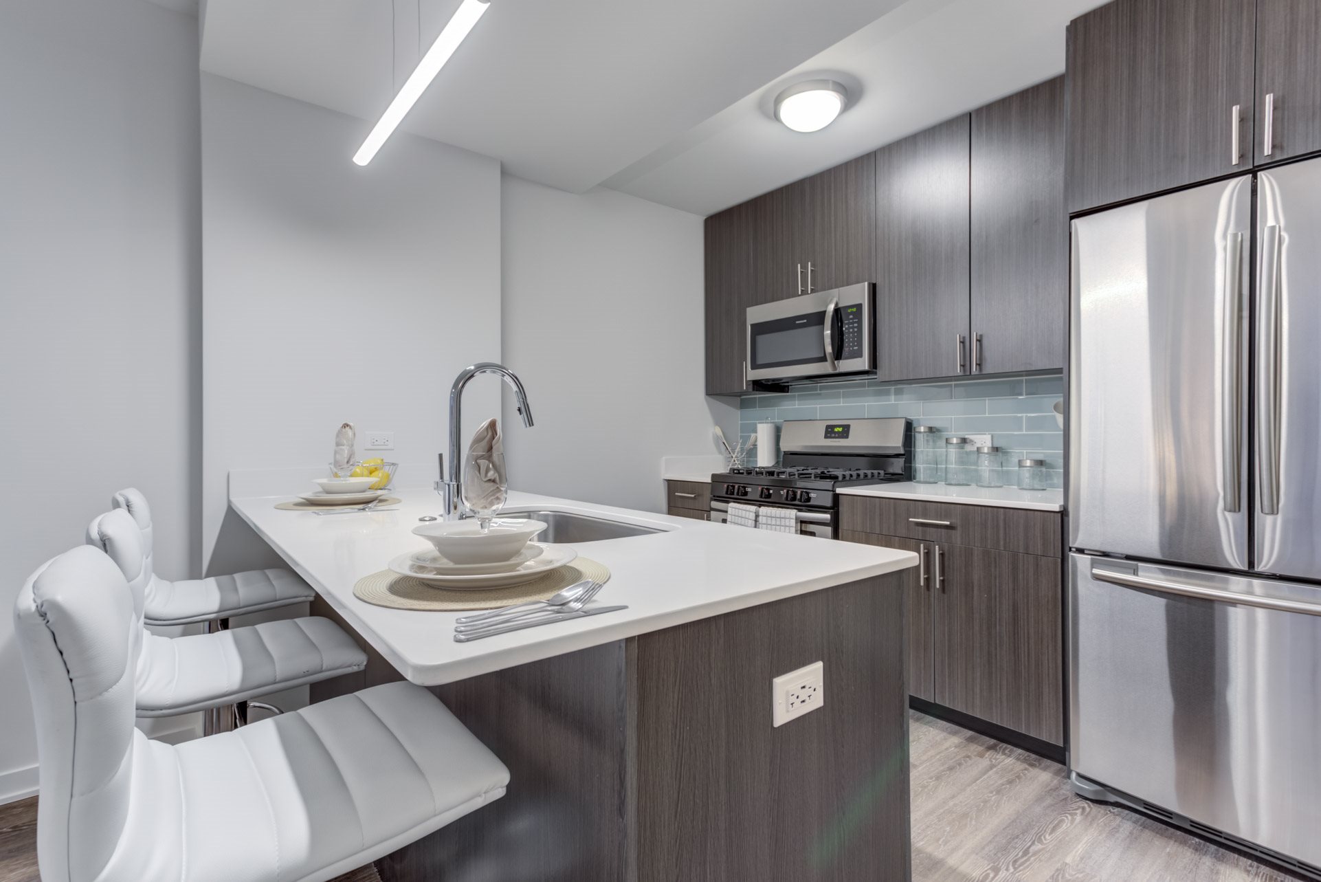 Now leasing! Looking for luxury apartments for rent near Old Town Chicago? Wells Street Pet Friendly Apartments available now