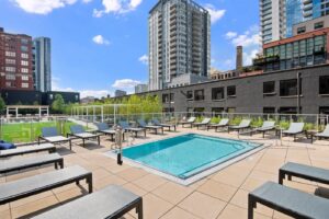 Looking for luxury apartments for rent near River North in downtown Chicago? 2