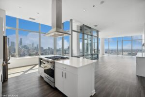 4 bedroom penthouse for rent near Gold Coast in Chicago
